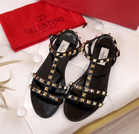 rasteira valentino inspired